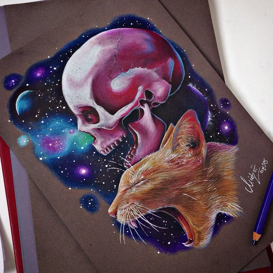 Buntstiftzeichnung: Galaxie-Totenkopf mit Katze