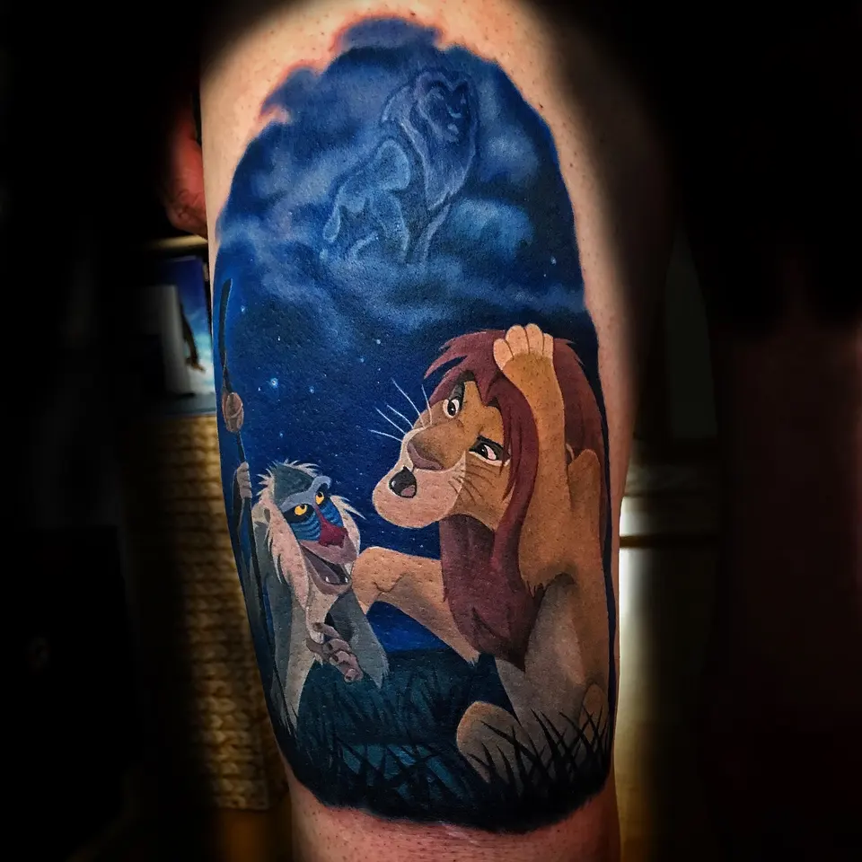 Simba und Mufasa unter dem Sternenhimmel als Tattoo
