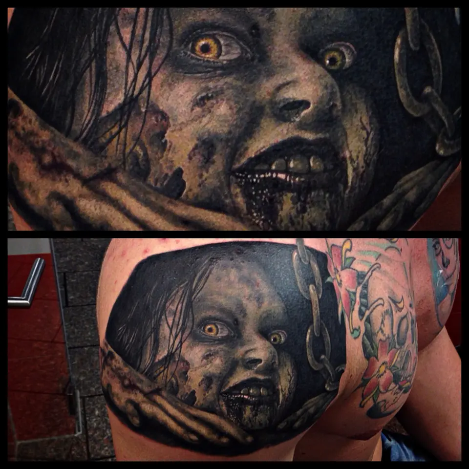 Horror-Portrait einer Frau mit leuchtenden Augen